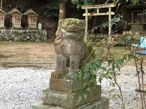 葛木御歳神社の狛犬