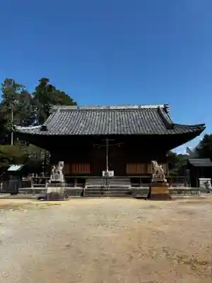 素盞嗚神社の{uncategorized: "未分類", other: "その他", undefined: "問題あり", building: "その他建物", grave: "お墓", sacred_gate: "鳥居", guardian: "狛犬", statue: "像", buddha: "仏像", history: "歴史", nature: "自然", garden: "庭園", animal: "動物", pagoda: "塔", temizu: "手水舎", mountain_gate: "山門・神門", sanctuary: "本殿・本堂", subordinate: "末社・摂社", art: "芸術", scenery: "景色", jizo: "地蔵", ema: "絵馬", goshuin: "御朱印", omikuji: "おみくじ", items: "授与品その他", amulet: "お守り", goshuincho: "御朱印帳", eats: "食事", festival: "お祭り", votive_dance: "神楽", shichigosan: "七五三参", wedding: "結婚式", experience: "体験その他", initially: "初詣", around: "周辺", anti_infection: "感染症対策"}