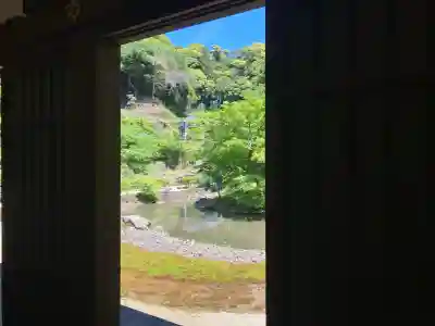 円覚寺の{uncategorized: "未分類", other: "その他", undefined: "問題あり", building: "その他建物", grave: "お墓", sacred_gate: "鳥居", guardian: "狛犬", statue: "像", buddha: "仏像", history: "歴史", nature: "自然", garden: "庭園", animal: "動物", pagoda: "塔", temizu: "手水舎", mountain_gate: "山門・神門", sanctuary: "本殿・本堂", subordinate: "末社・摂社", art: "芸術", scenery: "景色", jizo: "地蔵", ema: "絵馬", goshuin: "御朱印", omikuji: "おみくじ", items: "授与品その他", amulet: "お守り", goshuincho: "御朱印帳", eats: "食事", festival: "お祭り", votive_dance: "神楽", shichigosan: "七五三参", wedding: "結婚式", experience: "体験その他", initially: "初詣", around: "周辺", anti_infection: "感染症対策"}