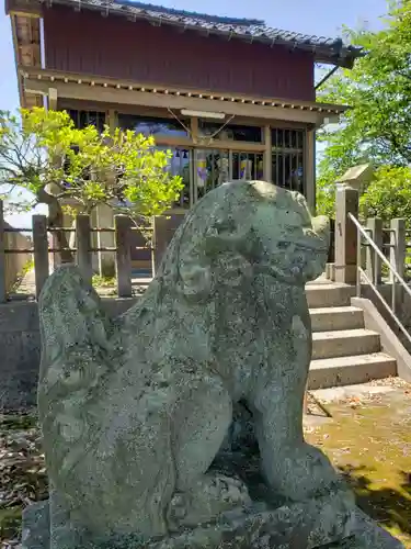 小勢護国神社の狛犬