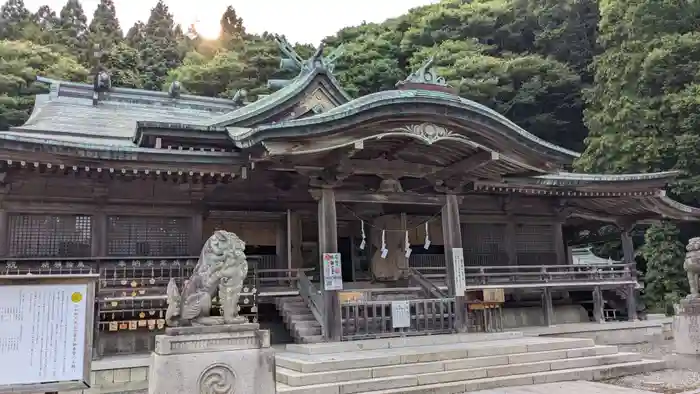 函館八幡宮の本殿