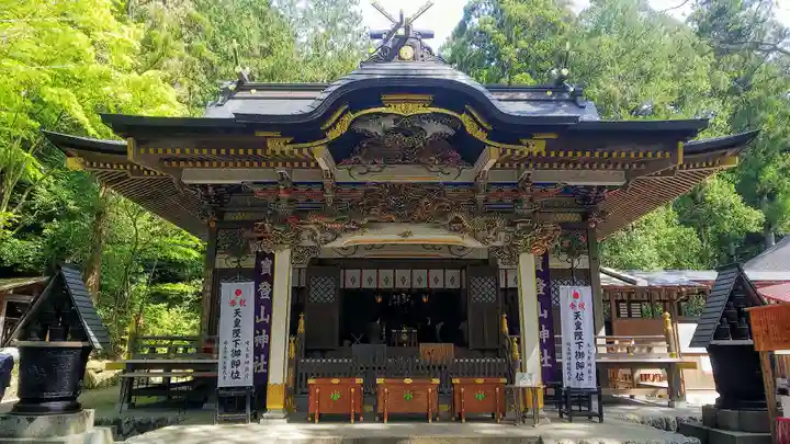 宝登山神社の本殿・本堂