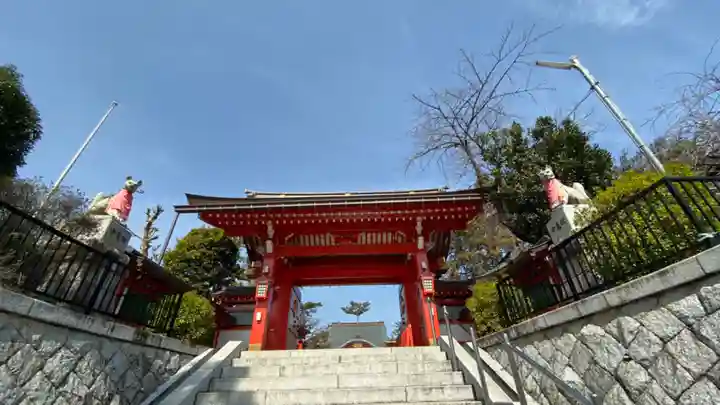 東伏見稲荷神社の山門・神門