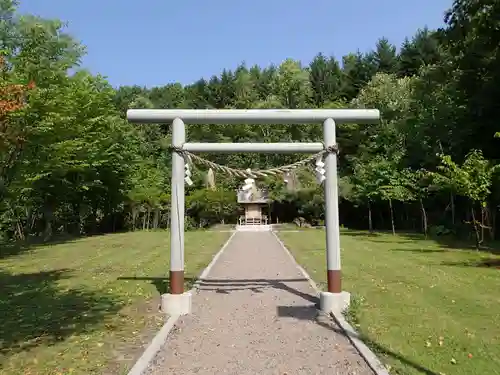 二見湖畔神社の鳥居