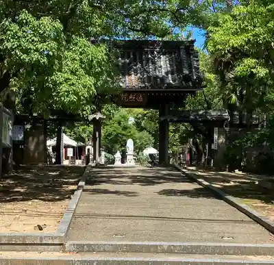 遍照院の山門・神門
