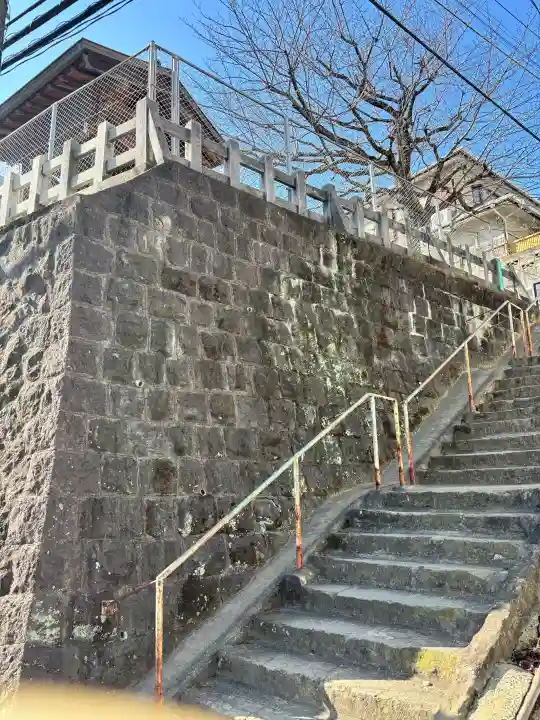 中西宮地嶽神社の{uncategorized: "未分類", other: "その他", undefined: "問題あり", building: "その他建物", grave: "お墓", sacred_gate: "鳥居", guardian: "狛犬", statue: "像", buddha: "仏像", history: "歴史", nature: "自然", garden: "庭園", animal: "動物", pagoda: "塔", temizu: "手水舎", mountain_gate: "山門・神門", sanctuary: "本殿・本堂", subordinate: "末社・摂社", art: "芸術", scenery: "景色", jizo: "地蔵", ema: "絵馬", goshuin: "御朱印", omikuji: "おみくじ", items: "授与品その他", amulet: "お守り", goshuincho: "御朱印帳", eats: "食事", festival: "お祭り", votive_dance: "神楽", shichigosan: "七五三参", wedding: "結婚式", experience: "体験その他", initially: "初詣", around: "周辺", anti_infection: "感染症対策"}