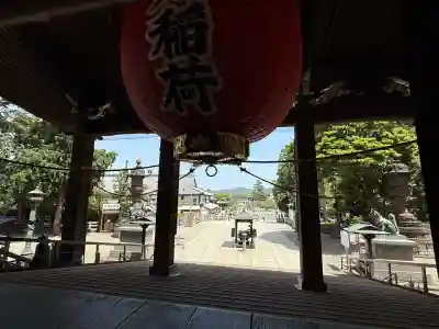 豊川閣　妙厳寺の山門・神門