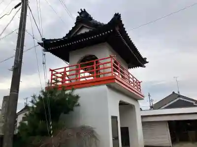 霊泉寺の{uncategorized: "未分類", other: "その他", undefined: "問題あり", building: "その他建物", grave: "お墓", sacred_gate: "鳥居", guardian: "狛犬", statue: "像", buddha: "仏像", history: "歴史", nature: "自然", garden: "庭園", animal: "動物", pagoda: "塔", temizu: "手水舎", mountain_gate: "山門・神門", sanctuary: "本殿・本堂", subordinate: "末社・摂社", art: "芸術", scenery: "景色", jizo: "地蔵", ema: "絵馬", goshuin: "御朱印", omikuji: "おみくじ", items: "授与品その他", amulet: "お守り", goshuincho: "御朱印帳", eats: "食事", festival: "お祭り", votive_dance: "神楽", shichigosan: "七五三参", wedding: "結婚式", experience: "体験その他", initially: "初詣", around: "周辺", anti_infection: "感染症対策"}