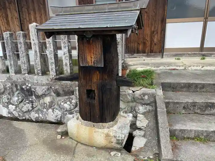 廣嶺神社の{uncategorized: "未分類", other: "その他", undefined: "問題あり", building: "その他建物", grave: "お墓", sacred_gate: "鳥居", guardian: "狛犬", statue: "像", buddha: "仏像", history: "歴史", nature: "自然", garden: "庭園", animal: "動物", pagoda: "塔", temizu: "手水舎", mountain_gate: "山門・神門", sanctuary: "本殿・本堂", subordinate: "末社・摂社", art: "芸術", scenery: "景色", jizo: "地蔵", ema: "絵馬", goshuin: "御朱印", omikuji: "おみくじ", items: "授与品その他", amulet: "お守り", goshuincho: "御朱印帳", eats: "食事", festival: "お祭り", votive_dance: "神楽", shichigosan: "七五三参", wedding: "結婚式", experience: "体験その他", initially: "初詣", around: "周辺", anti_infection: "感染症対策"}