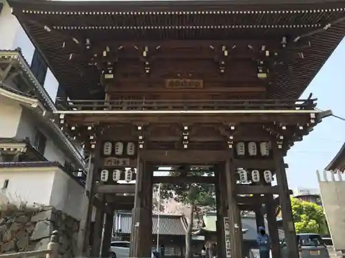 小倉祇園八坂神社の山門・神門