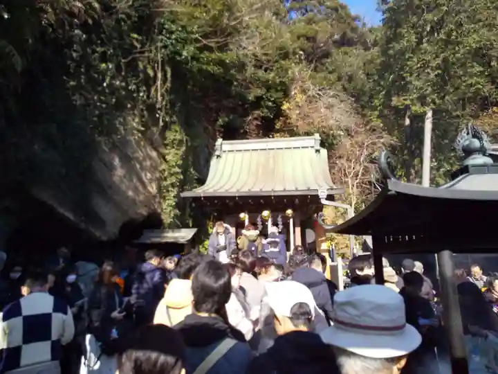 銭洗弁財天宇賀福神社の本殿・本堂