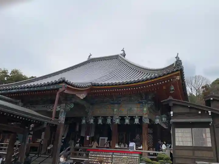 中山寺の本殿・本堂