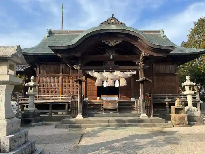 宇美神社の{uncategorized: "未分類", other: "その他", undefined: "問題あり", building: "その他建物", grave: "お墓", sacred_gate: "鳥居", guardian: "狛犬", statue: "像", buddha: "仏像", history: "歴史", nature: "自然", garden: "庭園", animal: "動物", pagoda: "塔", temizu: "手水舎", mountain_gate: "山門・神門", sanctuary: "本殿・本堂", subordinate: "末社・摂社", art: "芸術", scenery: "景色", jizo: "地蔵", ema: "絵馬", goshuin: "御朱印", omikuji: "おみくじ", items: "授与品その他", amulet: "お守り", goshuincho: "御朱印帳", eats: "食事", festival: "お祭り", votive_dance: "神楽", shichigosan: "七五三参", wedding: "結婚式", experience: "体験その他", initially: "初詣", around: "周辺", anti_infection: "感染症対策"}