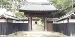 信力寺の山門