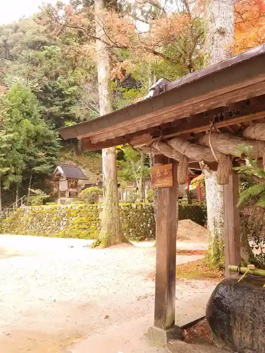 玉作湯神社の手水舎