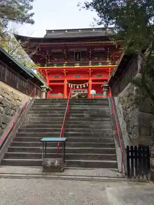 六所神社の山門・神門