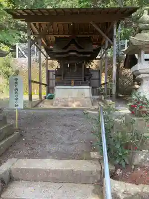 粒坐天照神社の{uncategorized: "未分類", other: "その他", undefined: "問題あり", building: "その他建物", grave: "お墓", sacred_gate: "鳥居", guardian: "狛犬", statue: "像", buddha: "仏像", history: "歴史", nature: "自然", garden: "庭園", animal: "動物", pagoda: "塔", temizu: "手水舎", mountain_gate: "山門・神門", sanctuary: "本殿・本堂", subordinate: "末社・摂社", art: "芸術", scenery: "景色", jizo: "地蔵", ema: "絵馬", goshuin: "御朱印", omikuji: "おみくじ", items: "授与品その他", amulet: "お守り", goshuincho: "御朱印帳", eats: "食事", festival: "お祭り", votive_dance: "神楽", shichigosan: "七五三参", wedding: "結婚式", experience: "体験その他", initially: "初詣", around: "周辺", anti_infection: "感染症対策"}
