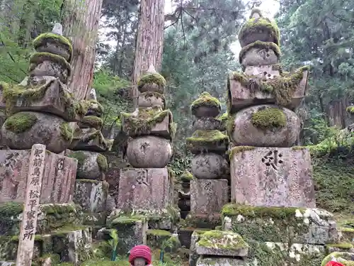 高野山金剛峯寺奥の院(和歌山県)