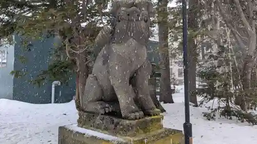 信濃神社の狛犬