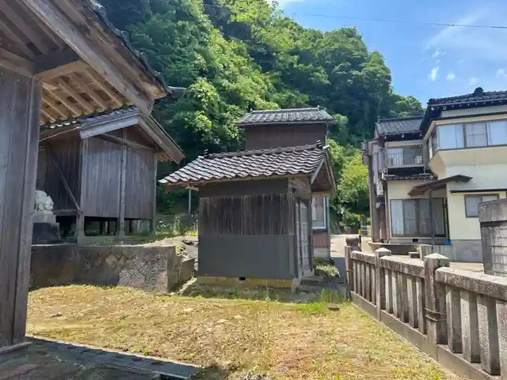 菊理姫像石神社(富山県)