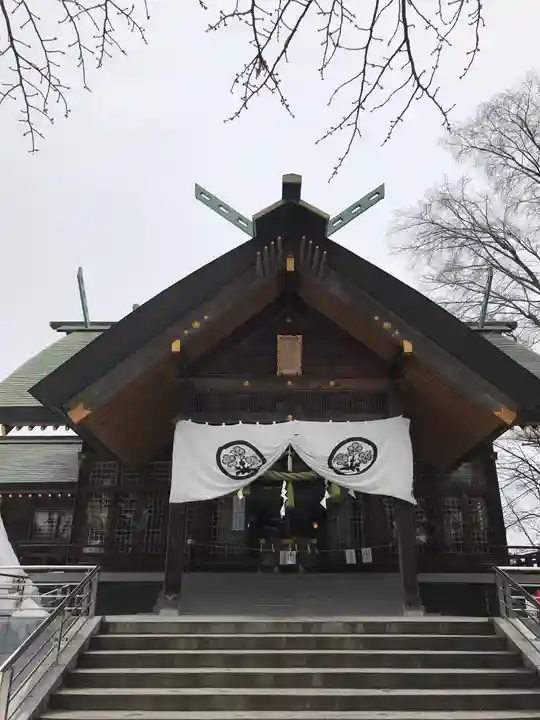 信濃神社の本殿・本堂