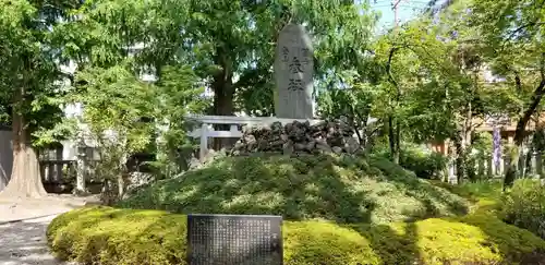 川口神社の庭園