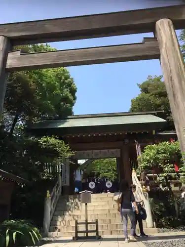 東京大神宮の山門・神門