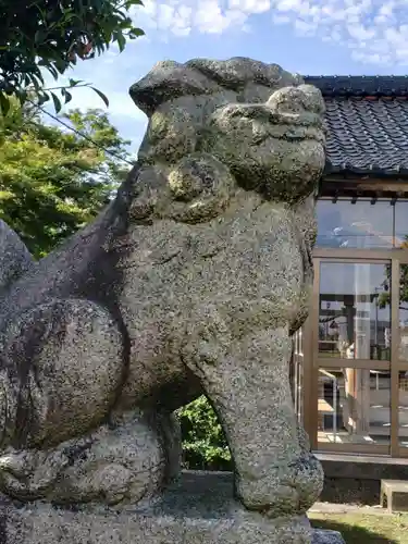 諏訪神社の狛犬