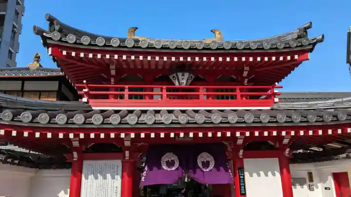 真光院の山門・神門