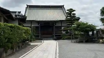 実相寺の本殿