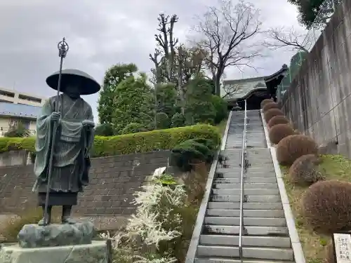慈眼寺の{uncategorized: "未分類", other: "その他", undefined: "問題あり", building: "その他建物", grave: "お墓", sacred_gate: "鳥居", guardian: "狛犬", statue: "像", buddha: "仏像", history: "歴史", nature: "自然", garden: "庭園", animal: "動物", pagoda: "塔", temizu: "手水舎", mountain_gate: "山門・神門", sanctuary: "本殿・本堂", subordinate: "末社・摂社", art: "芸術", scenery: "景色", jizo: "地蔵", ema: "絵馬", goshuin: "御朱印", omikuji: "おみくじ", items: "授与品その他", amulet: "お守り", goshuincho: "御朱印帳", eats: "食事", festival: "お祭り", votive_dance: "神楽", shichigosan: "七五三参", wedding: "結婚式", experience: "体験その他", initially: "初詣", around: "周辺", anti_infection: "感染症対策"}