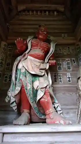 宝珠山 立石寺の像