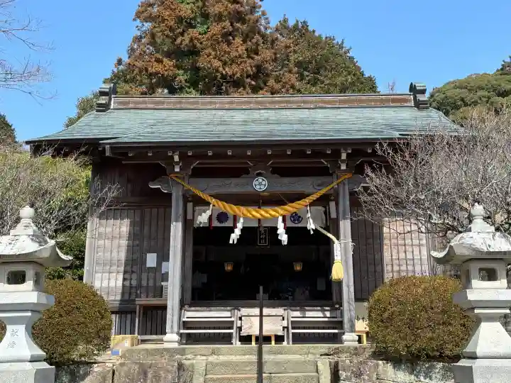 谷崎天神社の{uncategorized: "未分類", other: "その他", undefined: "問題あり", building: "その他建物", grave: "お墓", sacred_gate: "鳥居", guardian: "狛犬", statue: "像", buddha: "仏像", history: "歴史", nature: "自然", garden: "庭園", animal: "動物", pagoda: "塔", temizu: "手水舎", mountain_gate: "山門・神門", sanctuary: "本殿・本堂", subordinate: "末社・摂社", art: "芸術", scenery: "景色", jizo: "地蔵", ema: "絵馬", goshuin: "御朱印", omikuji: "おみくじ", items: "授与品その他", amulet: "お守り", goshuincho: "御朱印帳", eats: "食事", festival: "お祭り", votive_dance: "神楽", shichigosan: "七五三参", wedding: "結婚式", experience: "体験その他", initially: "初詣", around: "周辺", anti_infection: "感染症対策"}