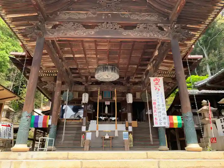 由加山 由加神社本宮の本殿・本堂