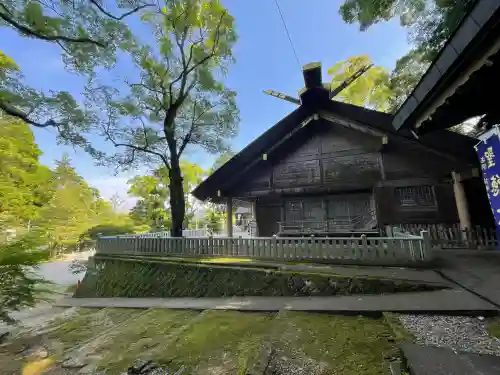黒髪神社の{uncategorized: "未分類", other: "その他", undefined: "問題あり", building: "その他建物", grave: "お墓", sacred_gate: "鳥居", guardian: "狛犬", statue: "像", buddha: "仏像", history: "歴史", nature: "自然", garden: "庭園", animal: "動物", pagoda: "塔", temizu: "手水舎", mountain_gate: "山門・神門", sanctuary: "本殿・本堂", subordinate: "末社・摂社", art: "芸術", scenery: "景色", jizo: "地蔵", ema: "絵馬", goshuin: "御朱印", omikuji: "おみくじ", items: "授与品その他", amulet: "お守り", goshuincho: "御朱印帳", eats: "食事", festival: "お祭り", votive_dance: "神楽", shichigosan: "七五三参", wedding: "結婚式", experience: "体験その他", initially: "初詣", around: "周辺", anti_infection: "感染症対策"}