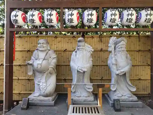 中野沼袋氷川神社の像