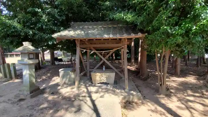 総社(白鳥町)の手水舎