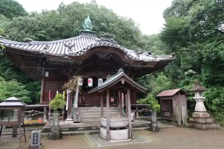 前神寺の本殿・本堂