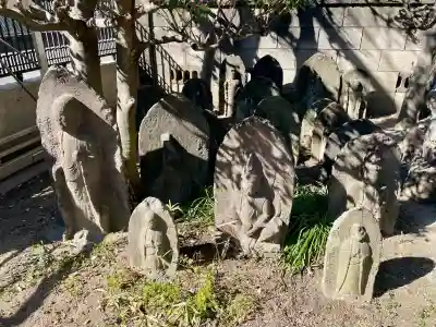 青巒寺の{uncategorized: "未分類", other: "その他", undefined: "問題あり", building: "その他建物", grave: "お墓", sacred_gate: "鳥居", guardian: "狛犬", statue: "像", buddha: "仏像", history: "歴史", nature: "自然", garden: "庭園", animal: "動物", pagoda: "塔", temizu: "手水舎", mountain_gate: "山門・神門", sanctuary: "本殿・本堂", subordinate: "末社・摂社", art: "芸術", scenery: "景色", jizo: "地蔵", ema: "絵馬", goshuin: "御朱印", omikuji: "おみくじ", items: "授与品その他", amulet: "お守り", goshuincho: "御朱印帳", eats: "食事", festival: "お祭り", votive_dance: "神楽", shichigosan: "七五三参", wedding: "結婚式", experience: "体験その他", initially: "初詣", around: "周辺", anti_infection: "感染症対策"}