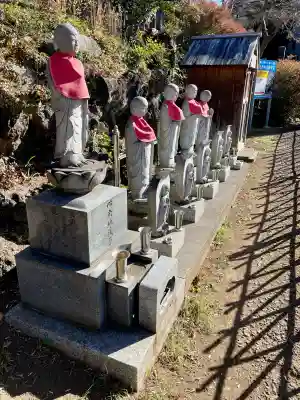 清立院の{uncategorized: "未分類", other: "その他", undefined: "問題あり", building: "その他建物", grave: "お墓", sacred_gate: "鳥居", guardian: "狛犬", statue: "像", buddha: "仏像", history: "歴史", nature: "自然", garden: "庭園", animal: "動物", pagoda: "塔", temizu: "手水舎", mountain_gate: "山門・神門", sanctuary: "本殿・本堂", subordinate: "末社・摂社", art: "芸術", scenery: "景色", jizo: "地蔵", ema: "絵馬", goshuin: "御朱印", omikuji: "おみくじ", items: "授与品その他", amulet: "お守り", goshuincho: "御朱印帳", eats: "食事", festival: "お祭り", votive_dance: "神楽", shichigosan: "七五三参", wedding: "結婚式", experience: "体験その他", initially: "初詣", around: "周辺", anti_infection: "感染症対策"}
