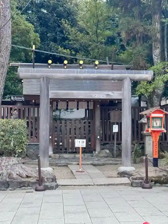 八坂神社(祇園さん)の{uncategorized: "未分類", other: "その他", undefined: "問題あり", building: "その他建物", grave: "お墓", sacred_gate: "鳥居", guardian: "狛犬", statue: "像", buddha: "仏像", history: "歴史", nature: "自然", garden: "庭園", animal: "動物", pagoda: "塔", temizu: "手水舎", mountain_gate: "山門・神門", sanctuary: "本殿・本堂", subordinate: "末社・摂社", art: "芸術", scenery: "景色", jizo: "地蔵", ema: "絵馬", goshuin: "御朱印", omikuji: "おみくじ", items: "授与品その他", amulet: "お守り", goshuincho: "御朱印帳", eats: "食事", festival: "お祭り", votive_dance: "神楽", shichigosan: "七五三参", wedding: "結婚式", experience: "体験その他", initially: "初詣", around: "周辺", anti_infection: "感染症対策"}