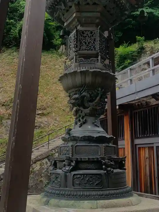 山寺日枝神社の{uncategorized: "未分類", other: "その他", undefined: "問題あり", building: "その他建物", grave: "お墓", sacred_gate: "鳥居", guardian: "狛犬", statue: "像", buddha: "仏像", history: "歴史", nature: "自然", garden: "庭園", animal: "動物", pagoda: "塔", temizu: "手水舎", mountain_gate: "山門・神門", sanctuary: "本殿・本堂", subordinate: "末社・摂社", art: "芸術", scenery: "景色", jizo: "地蔵", ema: "絵馬", goshuin: "御朱印", omikuji: "おみくじ", items: "授与品その他", amulet: "お守り", goshuincho: "御朱印帳", eats: "食事", festival: "お祭り", votive_dance: "神楽", shichigosan: "七五三参", wedding: "結婚式", experience: "体験その他", initially: "初詣", around: "周辺", anti_infection: "感染症対策"}
