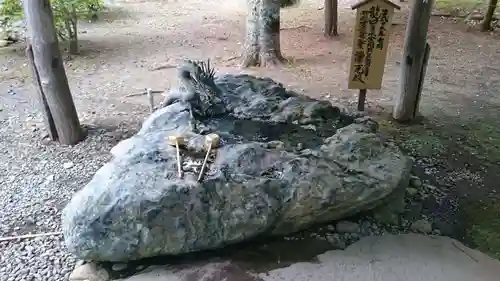 義經神社の手水舎