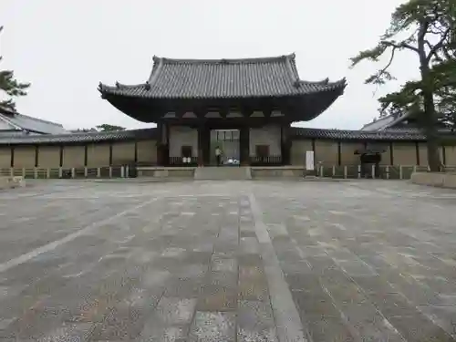 法隆寺の山門・神門