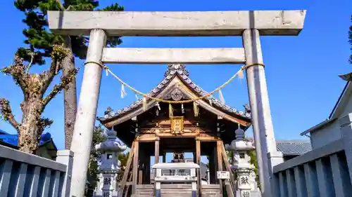 白山社の鳥居