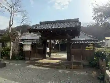 九品寺の{uncategorized: "未分類", other: "その他", undefined: "問題あり", building: "その他建物", grave: "お墓", sacred_gate: "鳥居", guardian: "狛犬", statue: "像", buddha: "仏像", history: "歴史", nature: "自然", garden: "庭園", animal: "動物", pagoda: "塔", temizu: "手水舎", mountain_gate: "山門・神門", sanctuary: "本殿・本堂", subordinate: "末社・摂社", art: "芸術", scenery: "景色", jizo: "地蔵", ema: "絵馬", goshuin: "御朱印", omikuji: "おみくじ", items: "授与品その他", amulet: "お守り", goshuincho: "御朱印帳", eats: "食事", festival: "お祭り", votive_dance: "神楽", shichigosan: "七五三参", wedding: "結婚式", experience: "体験その他", initially: "初詣", around: "周辺", anti_infection: "感染症対策"}