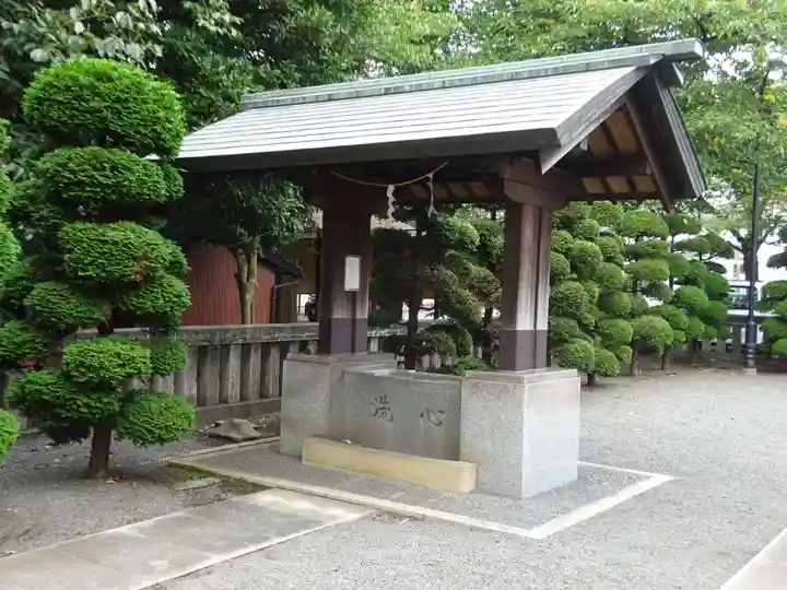 公所浅間神社の手水舎