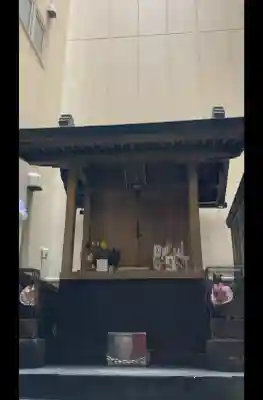 花房稲荷神社の{uncategorized: "未分類", other: "その他", undefined: "問題あり", building: "その他建物", grave: "お墓", sacred_gate: "鳥居", guardian: "狛犬", statue: "像", buddha: "仏像", history: "歴史", nature: "自然", garden: "庭園", animal: "動物", pagoda: "塔", temizu: "手水舎", mountain_gate: "山門・神門", sanctuary: "本殿・本堂", subordinate: "末社・摂社", art: "芸術", scenery: "景色", jizo: "地蔵", ema: "絵馬", goshuin: "御朱印", omikuji: "おみくじ", items: "授与品その他", amulet: "お守り", goshuincho: "御朱印帳", eats: "食事", festival: "お祭り", votive_dance: "神楽", shichigosan: "七五三参", wedding: "結婚式", experience: "体験その他", initially: "初詣", around: "周辺", anti_infection: "感染症対策"}