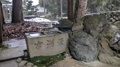 岡高神社の{uncategorized: "未分類", other: "その他", undefined: "問題あり", building: "その他建物", grave: "お墓", sacred_gate: "鳥居", guardian: "狛犬", statue: "像", buddha: "仏像", history: "歴史", nature: "自然", garden: "庭園", animal: "動物", pagoda: "塔", temizu: "手水舎", mountain_gate: "山門・神門", sanctuary: "本殿・本堂", subordinate: "末社・摂社", art: "芸術", scenery: "景色", jizo: "地蔵", ema: "絵馬", goshuin: "御朱印", omikuji: "おみくじ", items: "授与品その他", amulet: "お守り", goshuincho: "御朱印帳", eats: "食事", festival: "お祭り", votive_dance: "神楽", shichigosan: "七五三参", wedding: "結婚式", experience: "体験その他", initially: "初詣", around: "周辺", anti_infection: "感染症対策"}