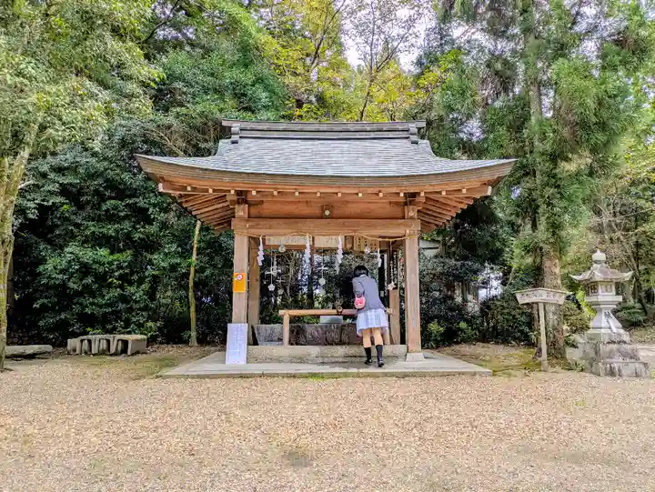 大和神社の手水舎
